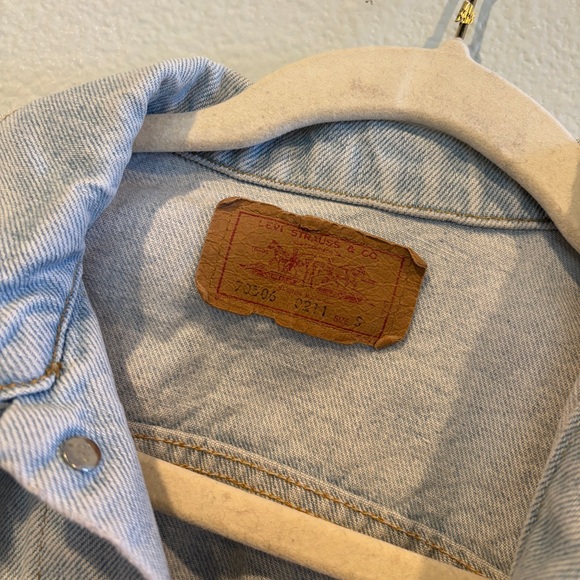 Levi's Classic Light Blue Denim Jacket - Picture 3 of 5